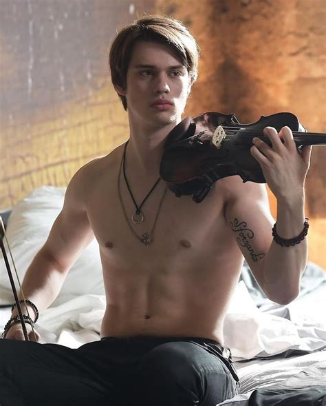 nicholas galitzine nude|16 Steamy Pics of Nicholas Galitzine From Red, White & Royal。